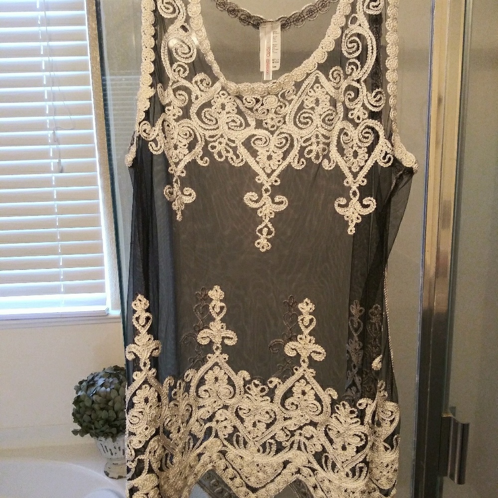 Boutique top